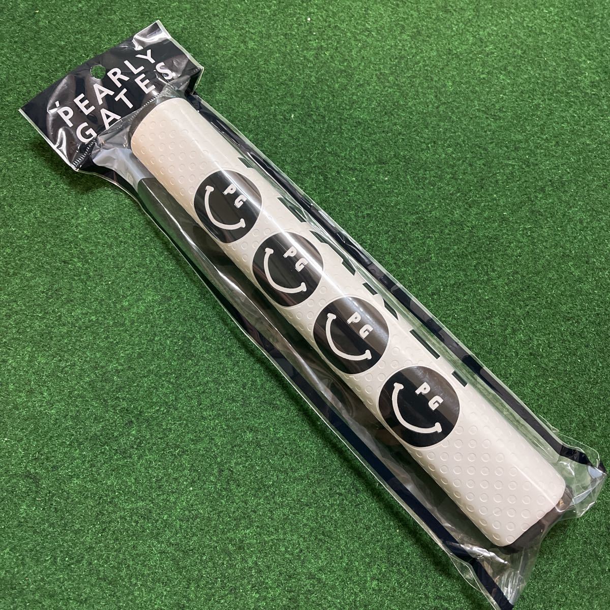 新品正規品　パーリーゲイツ　パター　グリップ　太いサイズ　ホワイト　ニコちゃん　送料無料