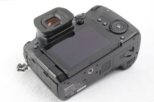 □中古良品□ パナソニック Panasonic LUMIX DC-GH5M2 ボディ 【付属品