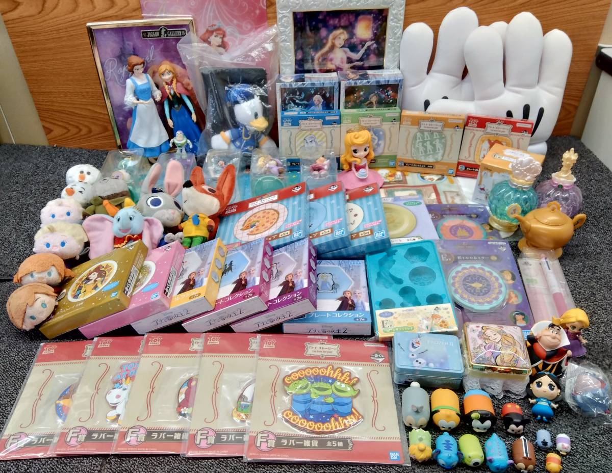 激安大特価，激安大特価，HOT 鴨42 ディズニー グッズ まとめ売り ぬいぐるみ/ミラー/クリップ/フィギュア/ジグソーパズル/折りたたみミラー/グローブ 手袋 他(ディズニー)｜売買されたオークション情報、yahooの商品情報 その他