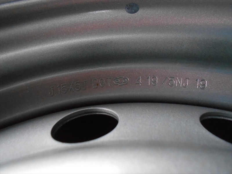 カムロード 純正 +30 ６ 新車外し！ カムロード純正タイヤホイールセット新車外し品 【美品】トヨタ カムロード 純正 15インチ 5J +30 PCD139.7 6H スタッドレスタイヤ用に☆福岡発 店頭交換もOK