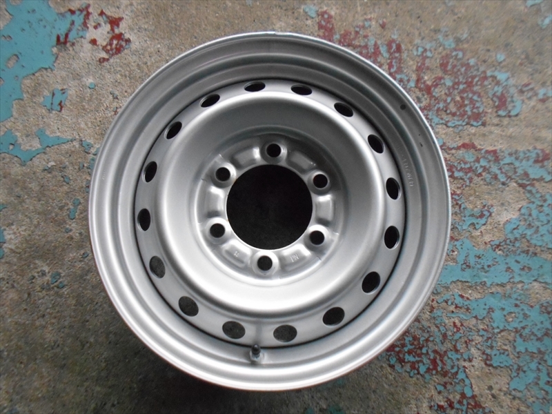 カムロード 純正 +30 ６ 新車外し！ カムロード純正タイヤホイールセット新車外し品 【美品】トヨタ カムロード 純正 15インチ 5J +30 PCD139.7 6H スタッドレスタイヤ用に☆福岡発 店頭交換もOK