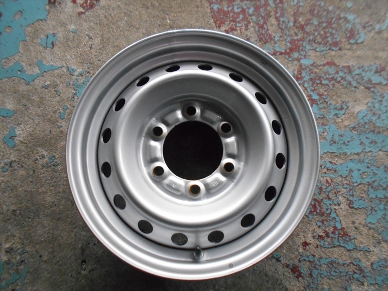 カムロード 純正 +30 ６ 新車外し！ カムロード純正タイヤホイールセット新車外し品 【美品】トヨタ カムロード 純正 15インチ 5J +30 PCD139.7 6H スタッドレスタイヤ用に☆福岡発 店頭交換もOK