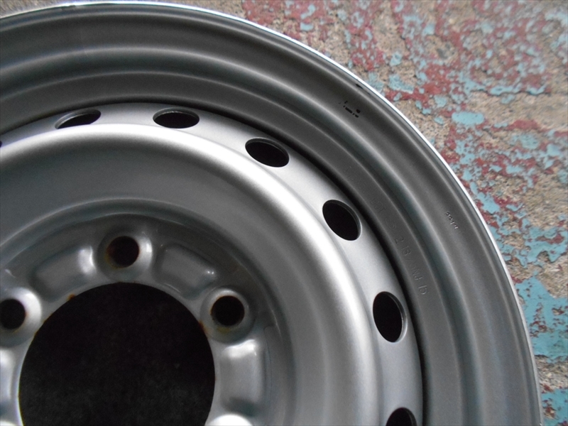 カムロード 純正 +30 ６ 新車外し！ カムロード純正タイヤホイールセット新車外し品 【美品】トヨタ カムロード 純正 15インチ 5J +30 PCD139.7 6H スタッドレスタイヤ用に☆福岡発 店頭交換もOK