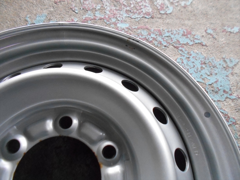 カムロード 純正 +30 ６ 新車外し！ カムロード純正タイヤホイールセット新車外し品 【美品】トヨタ カムロード 純正 15インチ 5J +30 PCD139.7 6H スタッドレスタイヤ用に☆福岡発 店頭交換もOK