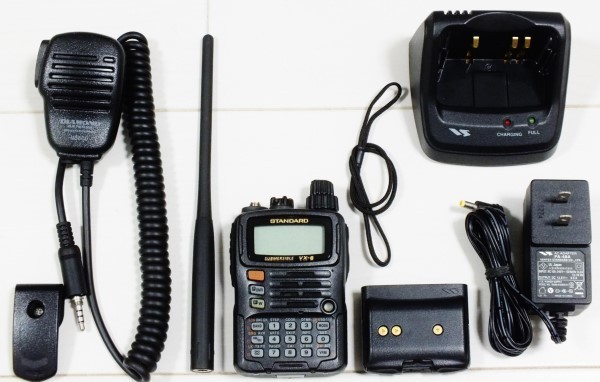 美品】 YAESU VX-6 144/430MHz デュアルバンド トランシーバー VHF/UHF