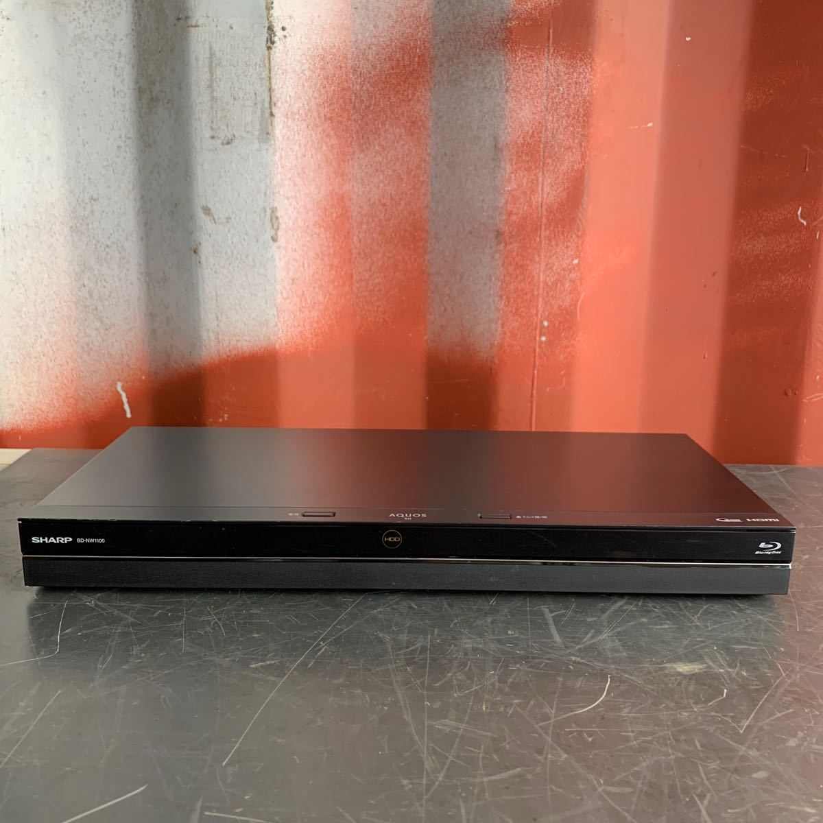 Z002.型番：BD-NW1100.SHARP .ブルーレイディスクレコーダー .電源