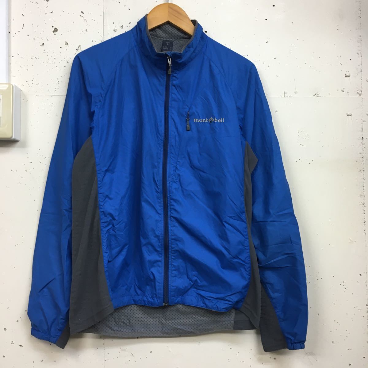 mont-bell モンベル ナイロン ロゴ刺繍 裏起毛 ライトシェルジャケット mont-bell モンベル ナイロン ロゴ刺繍 裏起毛 ライトシェルジャケット