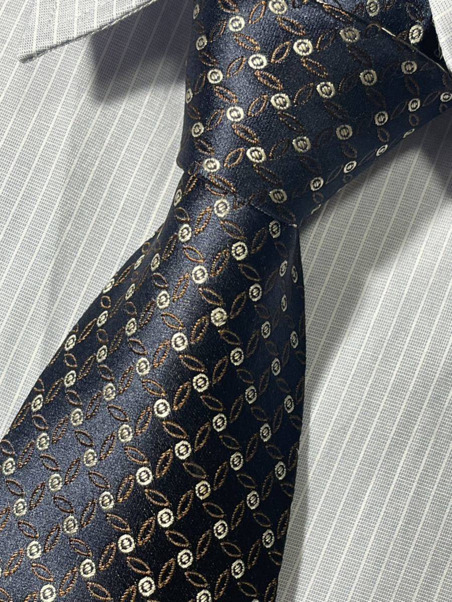 ほぼ未使用 ″Ermenegildo Zegna″ エルメネジルドゼニア 小紋 ブランドネクタイ 311034