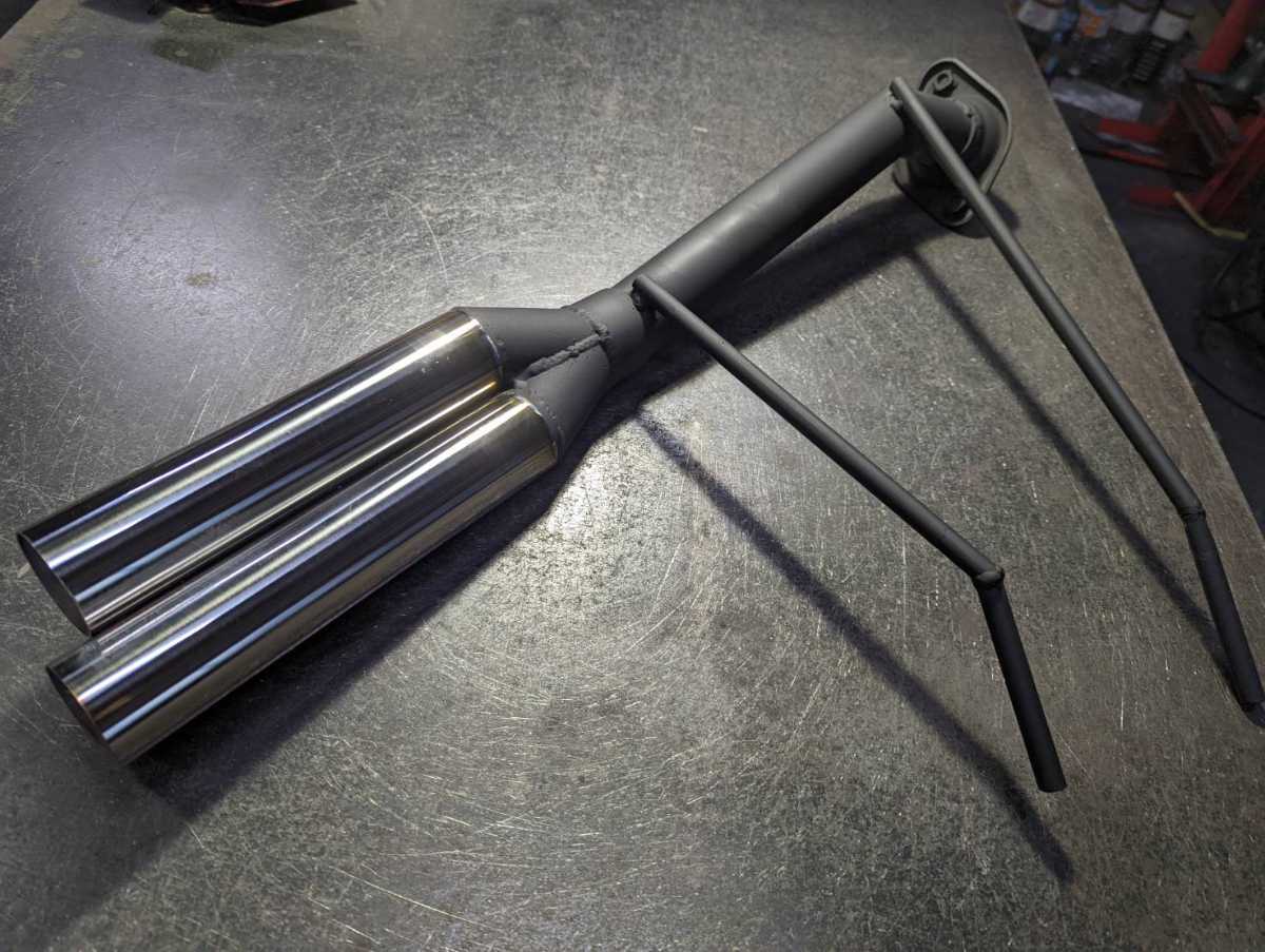 ND系ロードスター!オリジナルストレートマフラー! 自動車、オートバイ