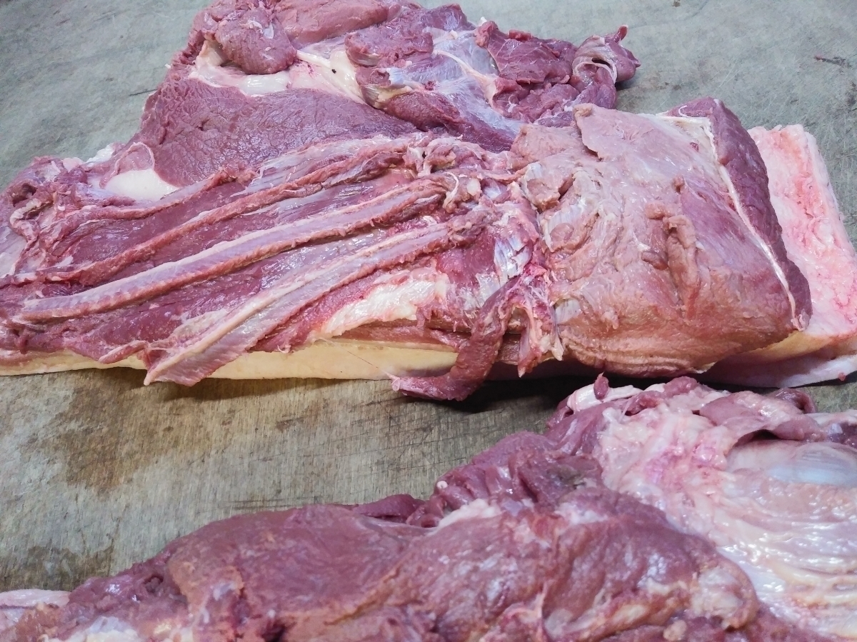 捕れたて新鮮【熊本天然猪肉1キロ】猪鍋、焼き肉、BBQ、すき焼き、ジビエ料理!脂乗り最高!