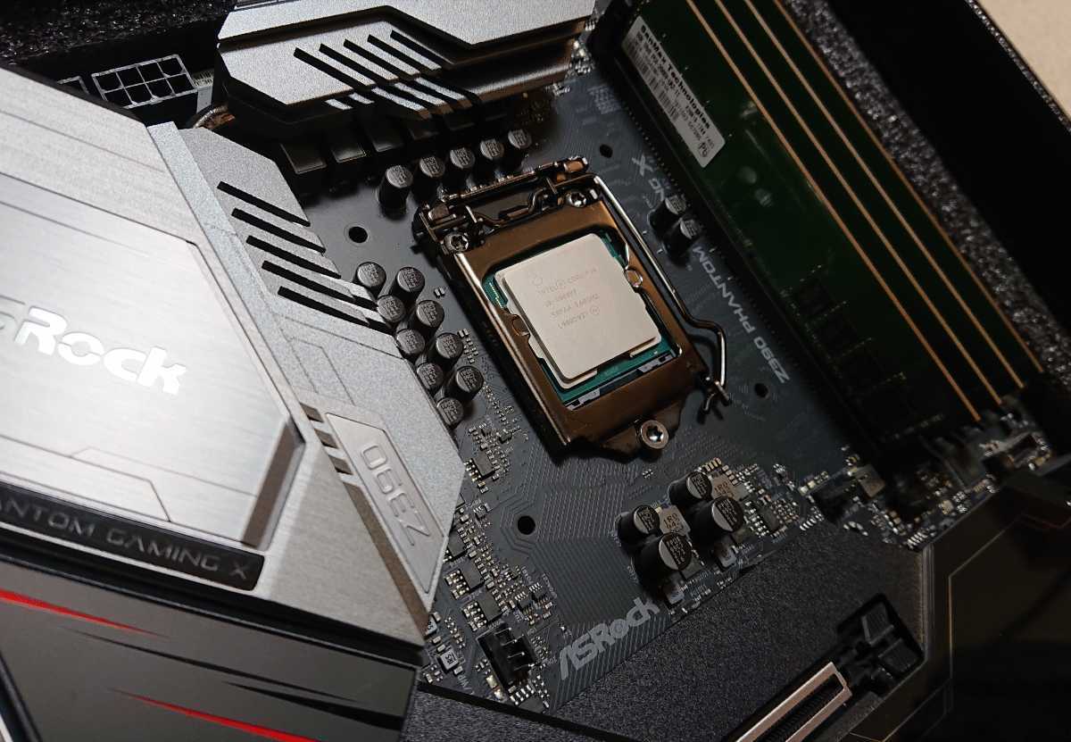 CPU: Intel core i9-9900KF / マザボ: Asrock Z390 Phantom gaming X 