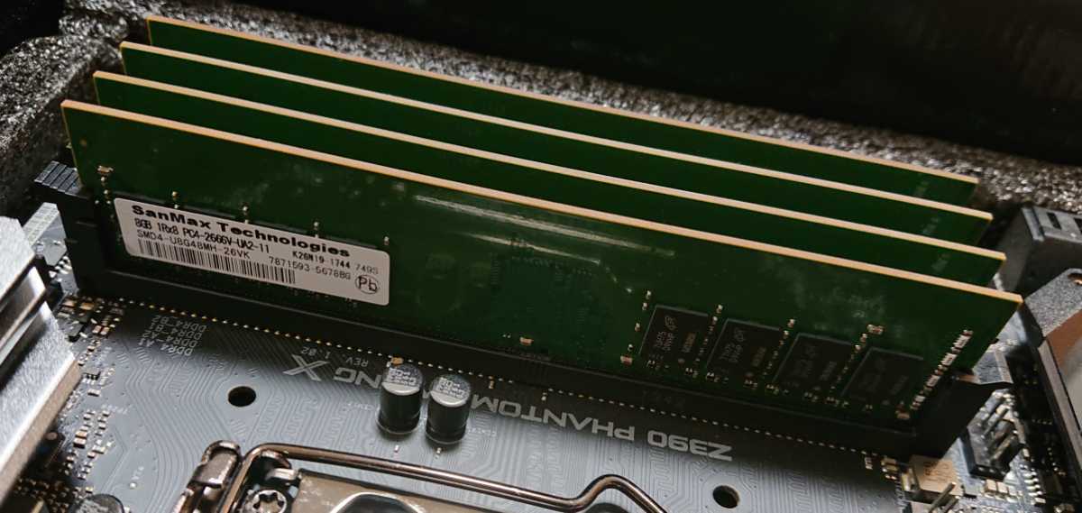 CPU: Intel core i9-9900KF / マザボ: Asrock Z390 Phantom gaming X 