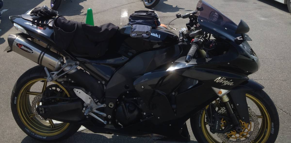 ZX-10R D型 06年式、07年式 アクラポビッチ スリップオンマフラー 売り切り！ カワサキ ZX-10R 06-07年式 スリップオンアクラポビッチ