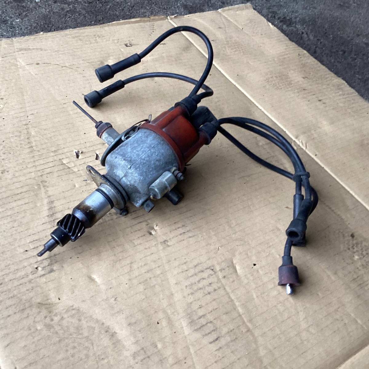 トヨタコロナ1500 RT40のディストリビューター中古Dです。