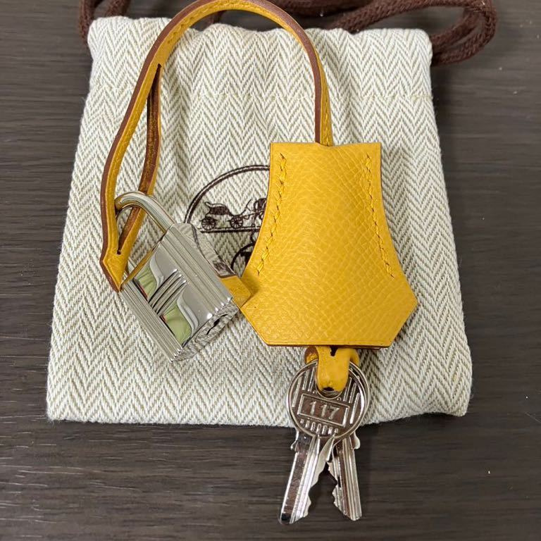 美品 エルメス HERMES クロシェット カデナ KEY パドロック 鍵