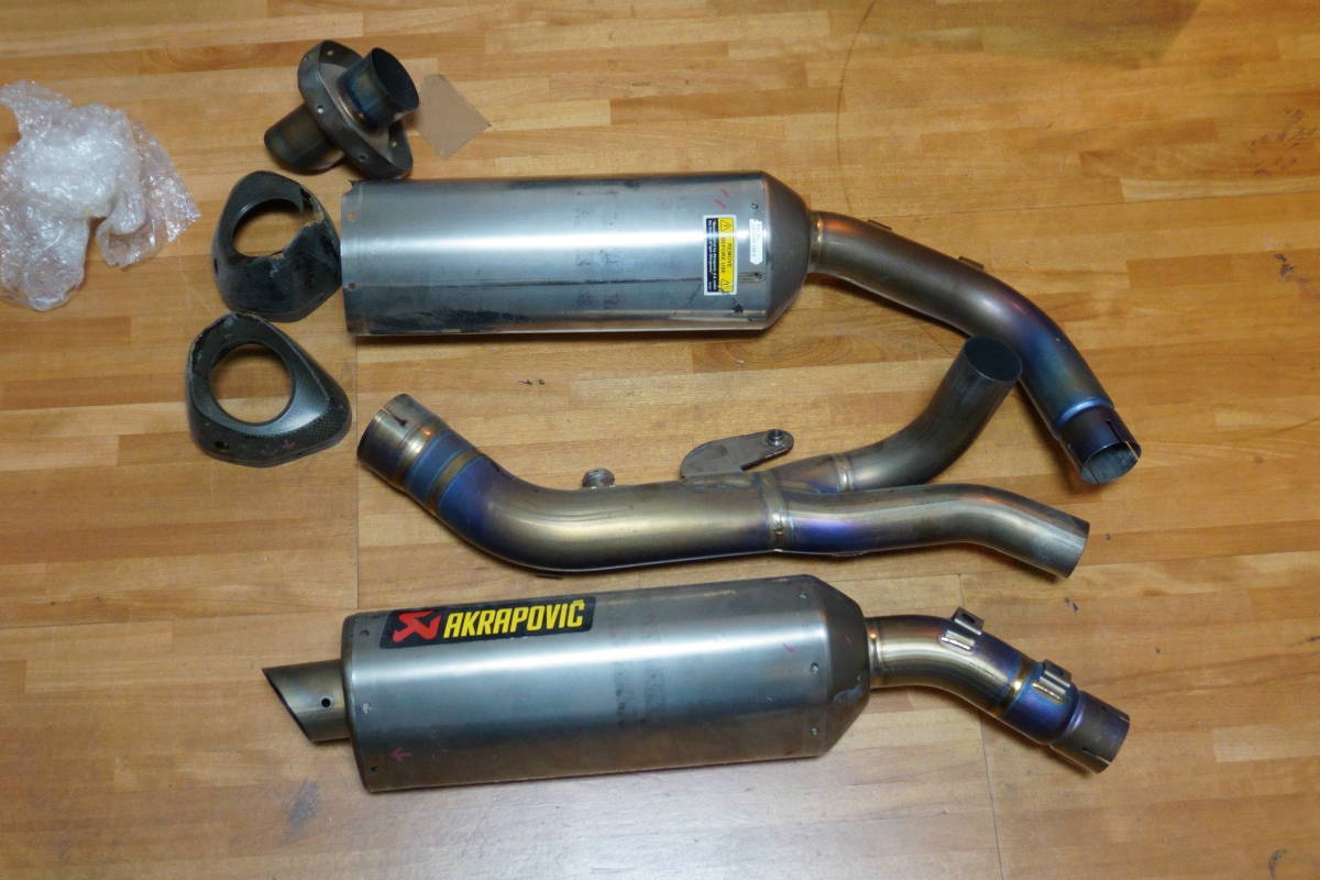 2009ー2013年YZF-R1　アクラポビッチスリップオン及びYパイプ　修理中ジャンク品