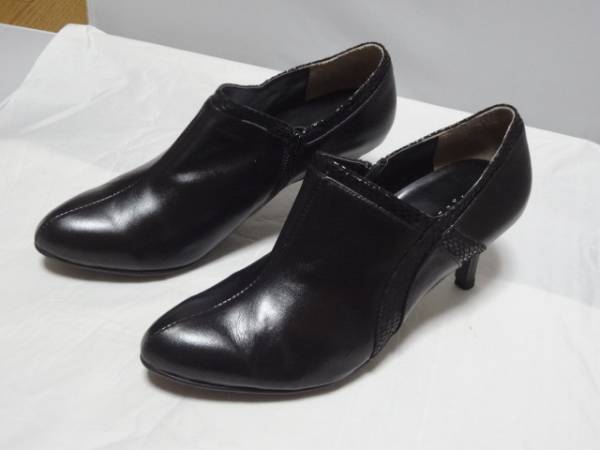 ★新品★レザー&パイソン柄おしゃれブーティ（２４．５）２E