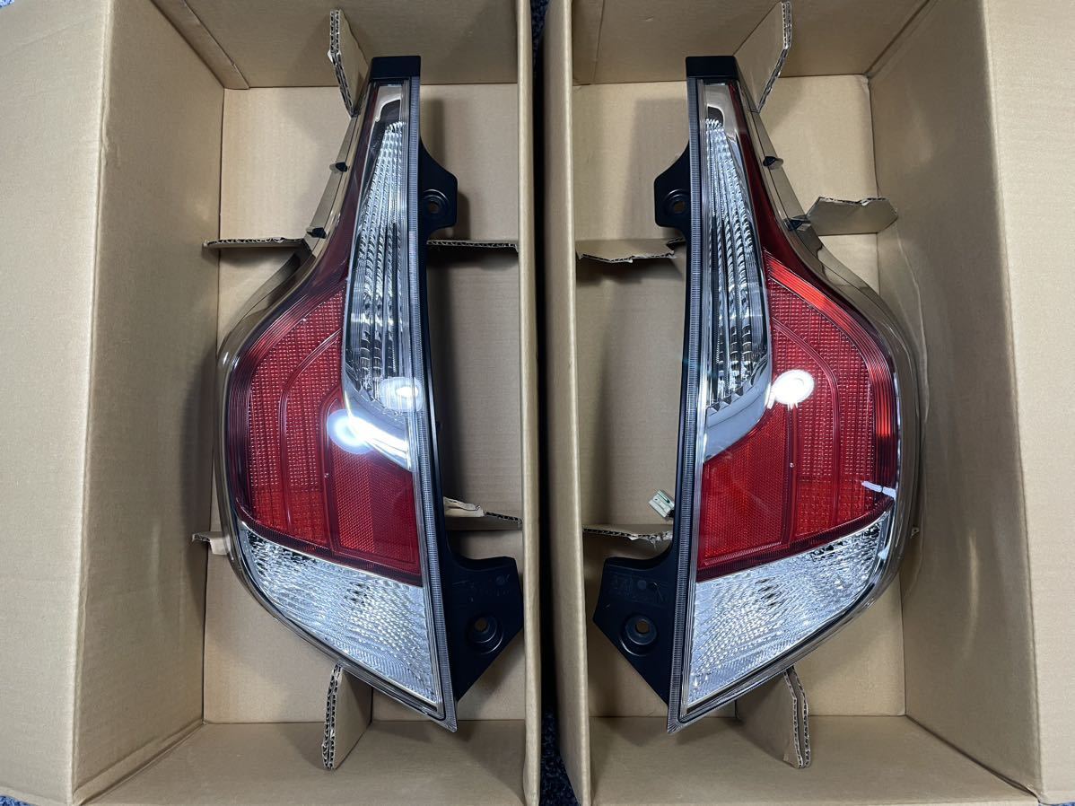 AQUA アクア NHP10 中期 純正 左右セット テールランプ テールライト ハーネス付き STANLEY 52-297