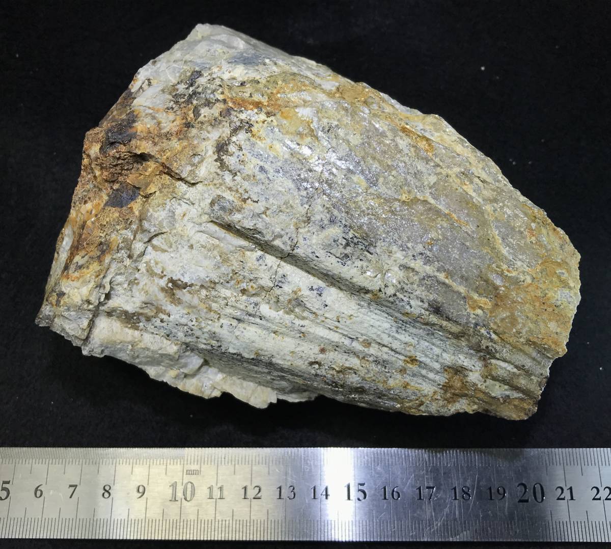 茨城県 紅柱石 大型 国産鉱物　