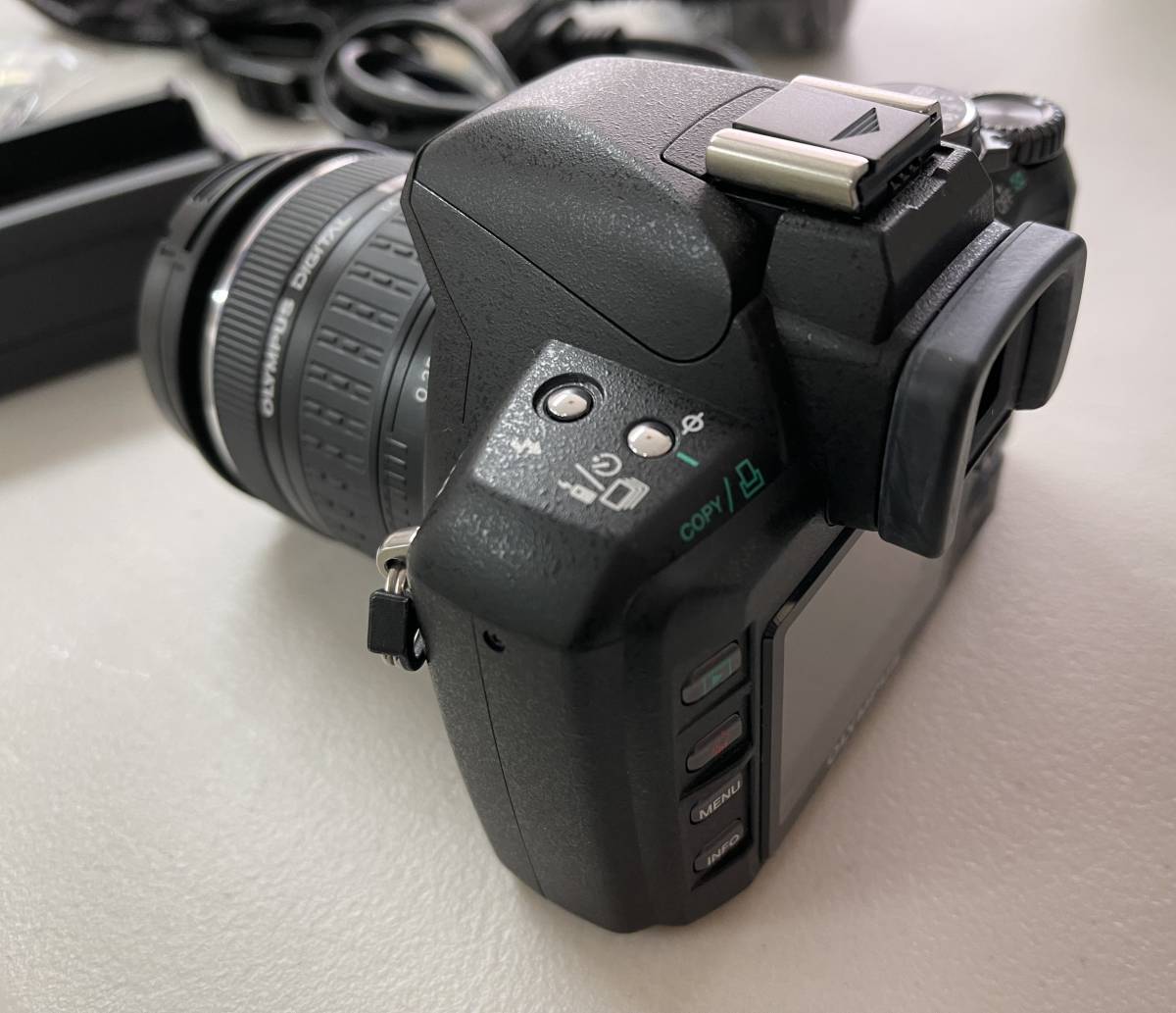 美品 オリンパス E-410 デジタル一眼レフカメラボディ Olympus
