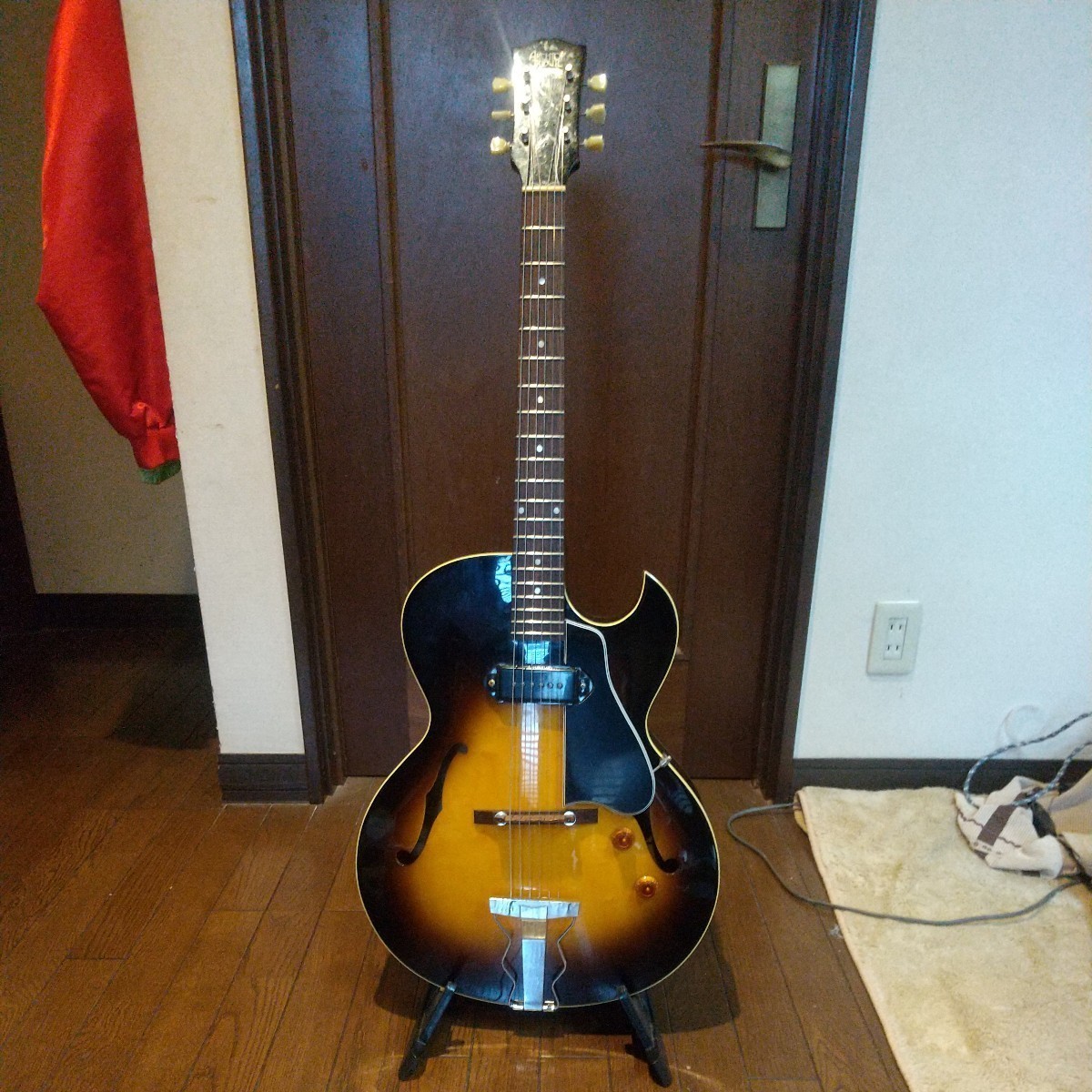 Archtop Tribute AT102 フルアコ 中古 エレクトリックギター Classic 