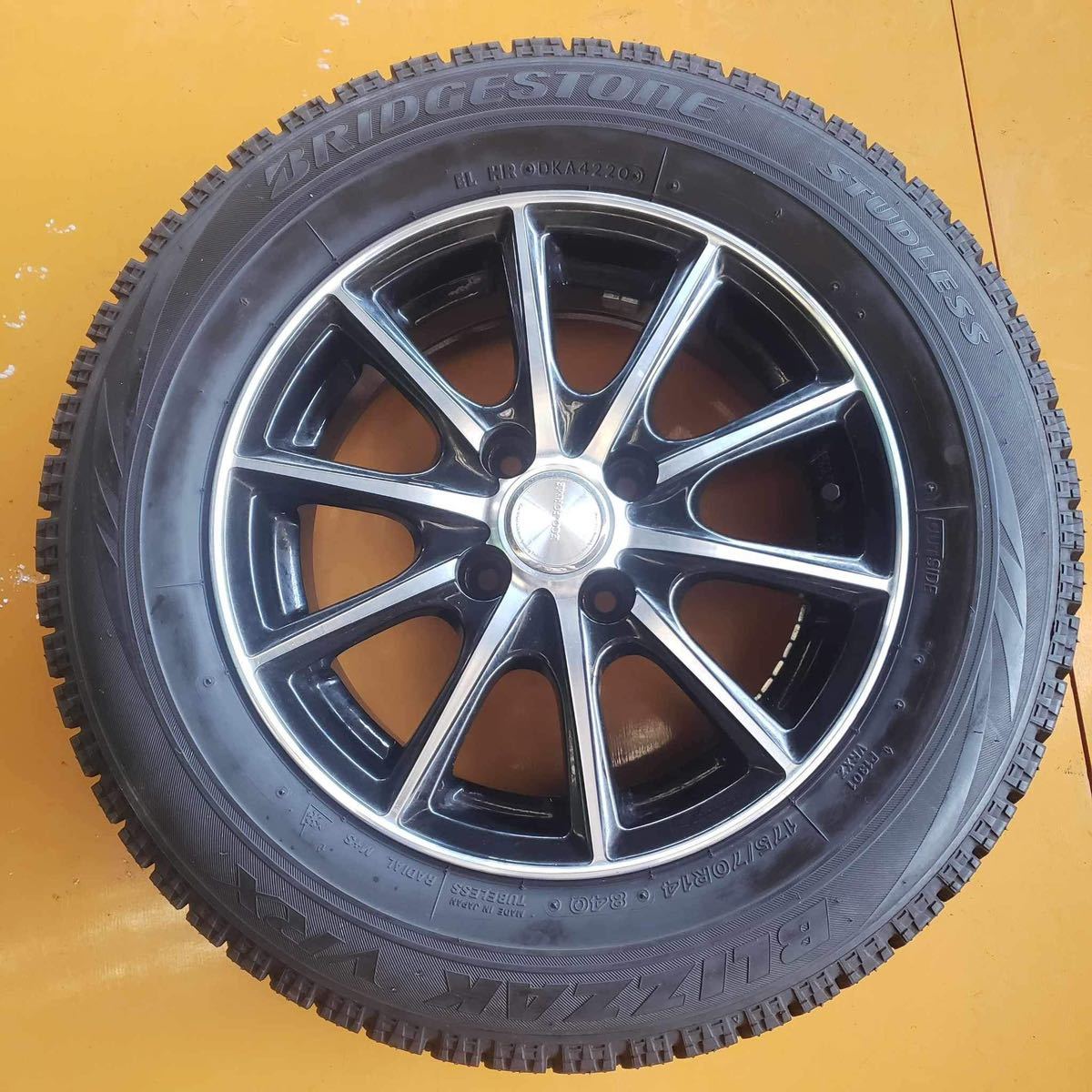 6065】☆【送料無料】☆ 175/70R14 4本セット冬タイヤBRIDGESTONE