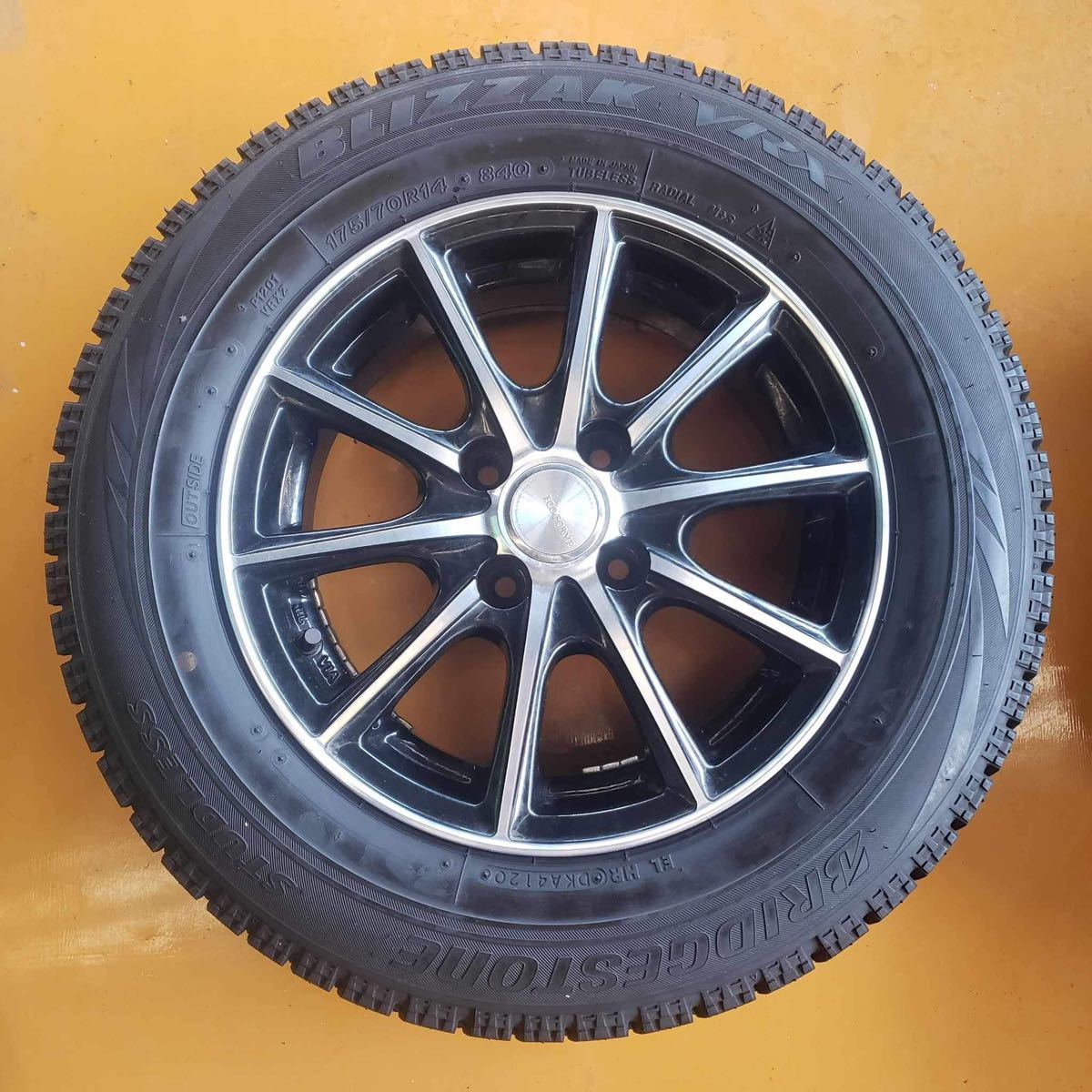 6065】☆【送料無料】☆ 175/70R14 4本セット冬タイヤBRIDGESTONE
