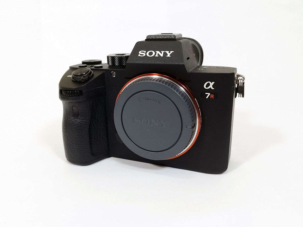 SONY α7RⅢ（ILCE-7RM3）高画素4240万画素フルサイズ・ミラーレス 総撮影枚数「6639枚」使用少！ 良品　元箱・付属品・解説書付