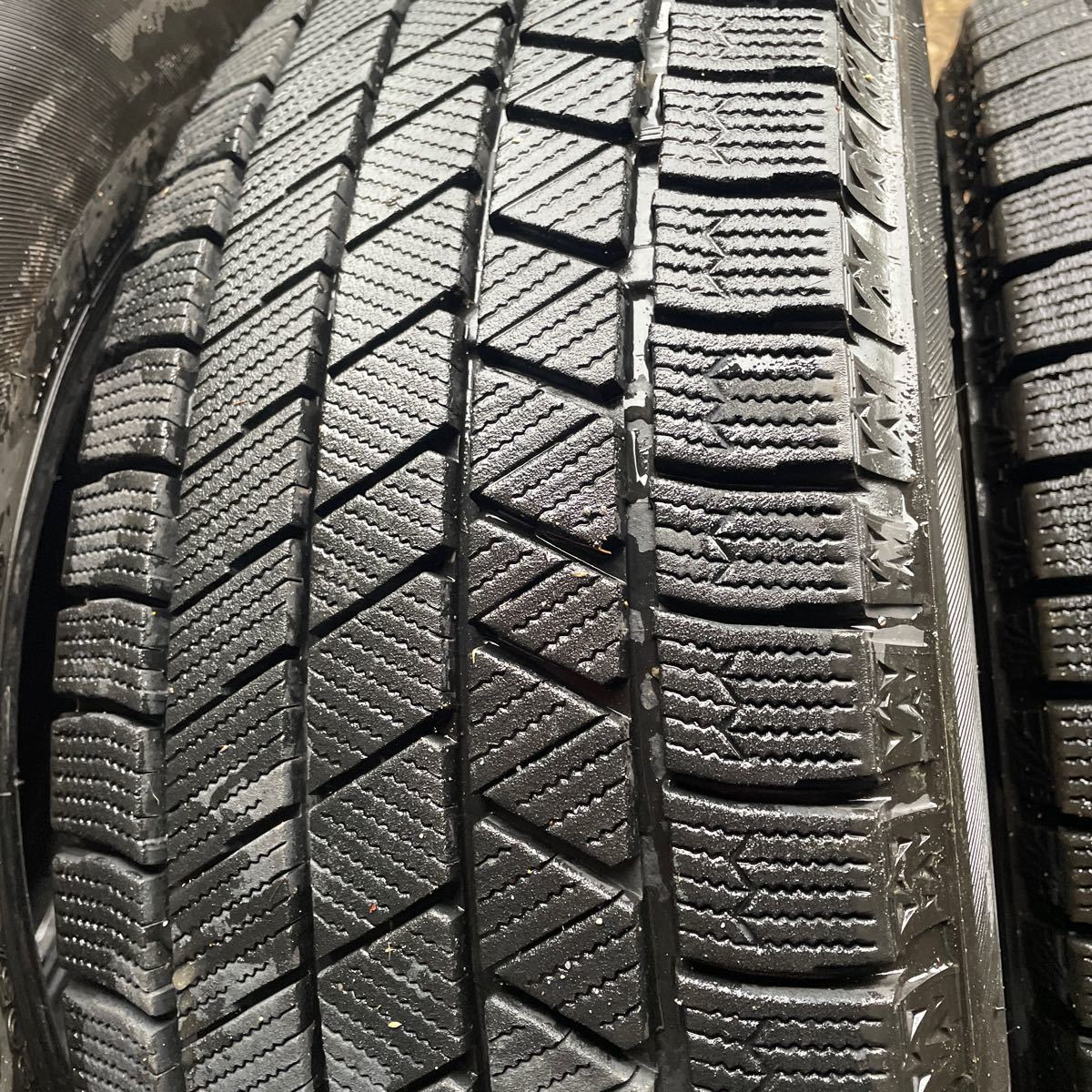 ブリヂストンVRX3 205/65R16 4本セット バリ山 21年式 エスティマ等に