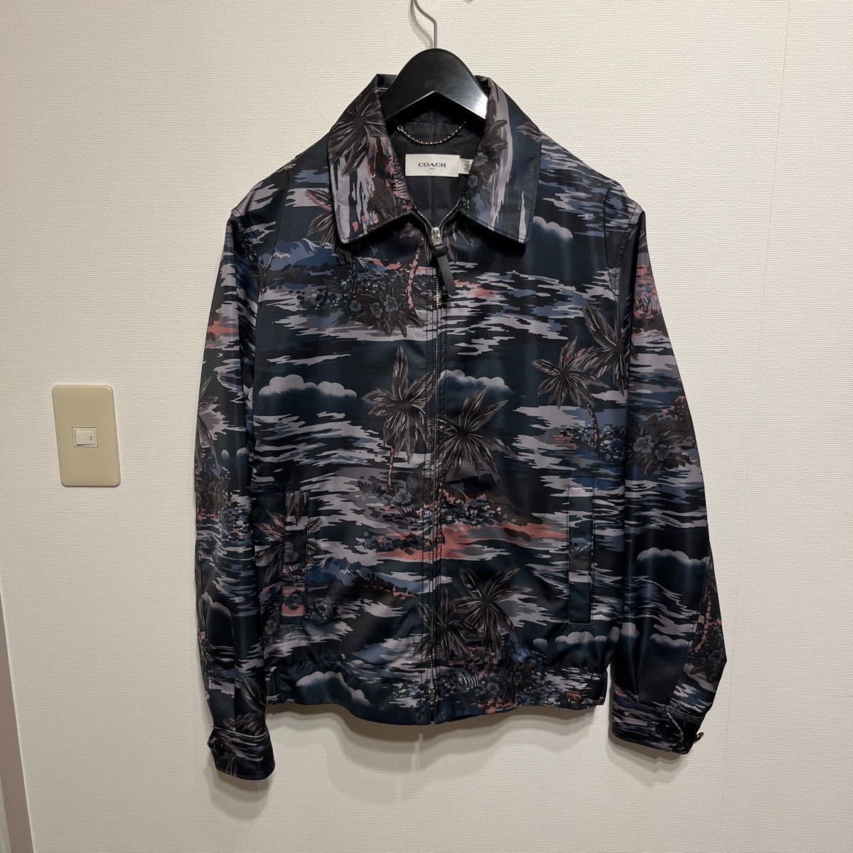 コーチ COACH モノトーン 花柄 ボタニカル柄 ナイロン ジャケット COACH コーチ Coach コーチ コーチジャケット ブルゾン 花柄ジャケット