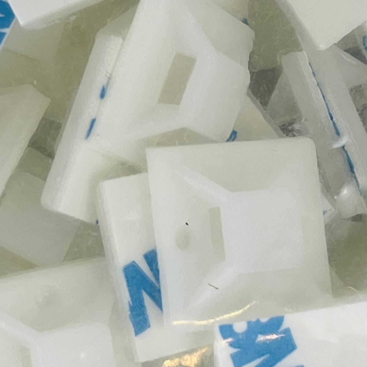 NA3631 未使用/保管品 結束バンド用ケーブルタイ 配線 マウントベース 20mm×20mm