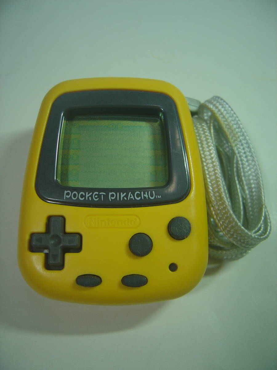 作動・機能OK！ポケットピカチュウ　ストラップ付き　万歩計　歩数計　小型ゲーム　携帯ゲーム　ミニゲーム　液晶ゲーム