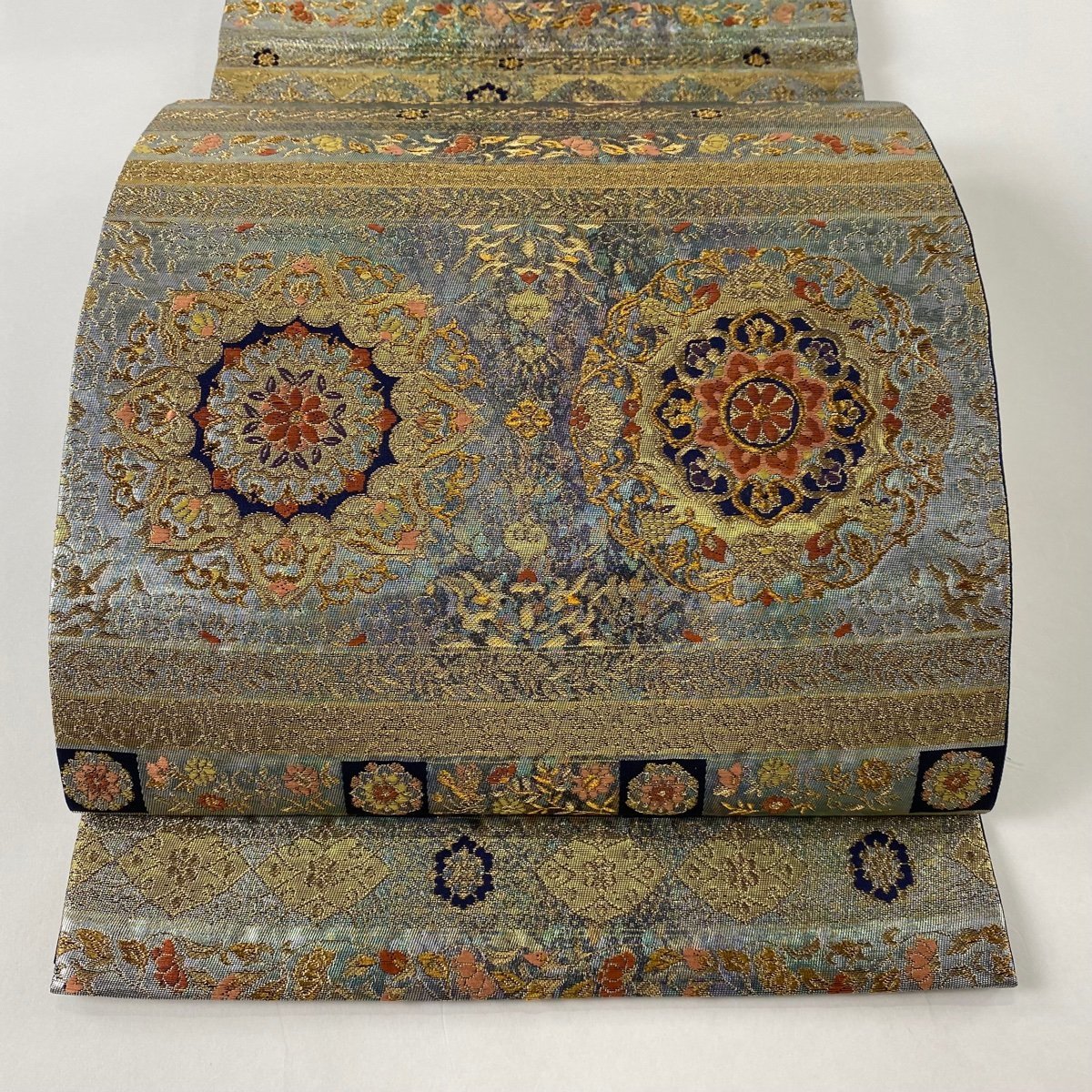 袋帯 美品 秀品 華文 花唐草 刺繍 金糸 金色 六通 正絹 【中古