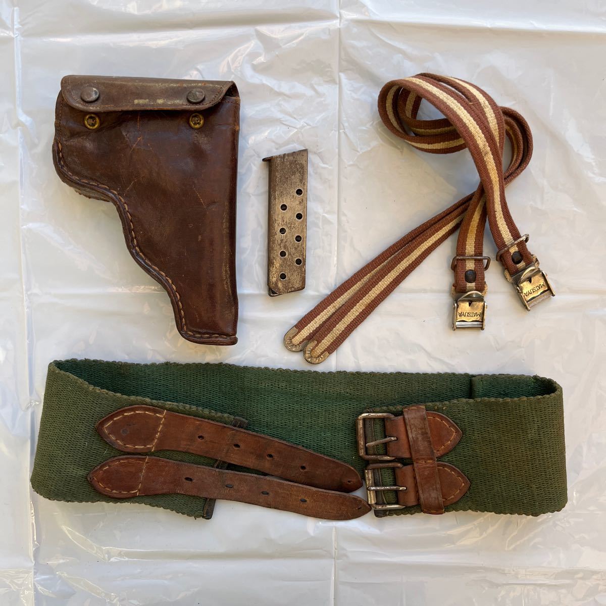旧日本軍　海軍　拳銃ケース　ピストルホルダー　本物　ベルト　ミニタリー