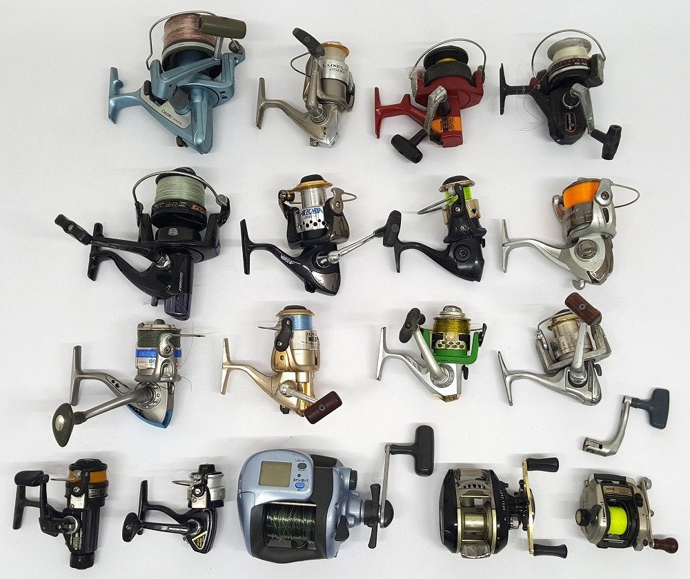 Daiwa ベイトリール まとめ売り ジャンク品オマケスピニング２個 Daiwa ベイトリール まとめ売り ジャンク品オマケスピニング2個