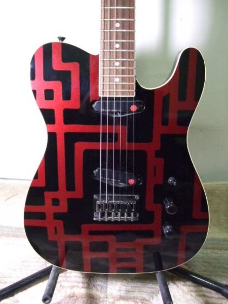 TEJ布袋モデルG柄ペイント赤色ライン　中古品 FERNANDES TEJ 布袋モデル赤ライン 型番不明(フェルナンデス)｜売買
