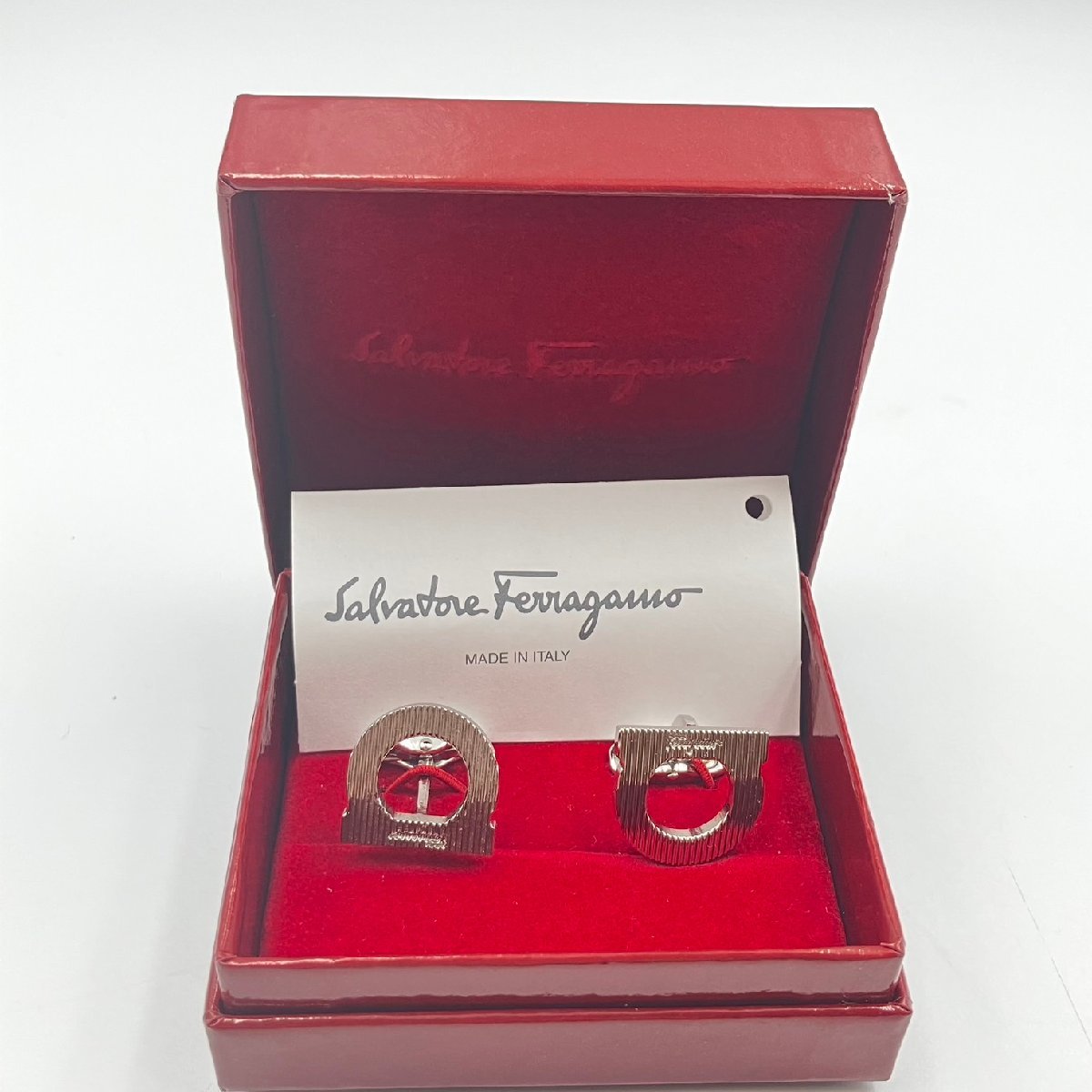 Salvatore Ferragamo フェラガモ サルヴァトーレ・フェラガモ カフス カフス ボタン アクセサリー ガンチーニ シルバーカラー