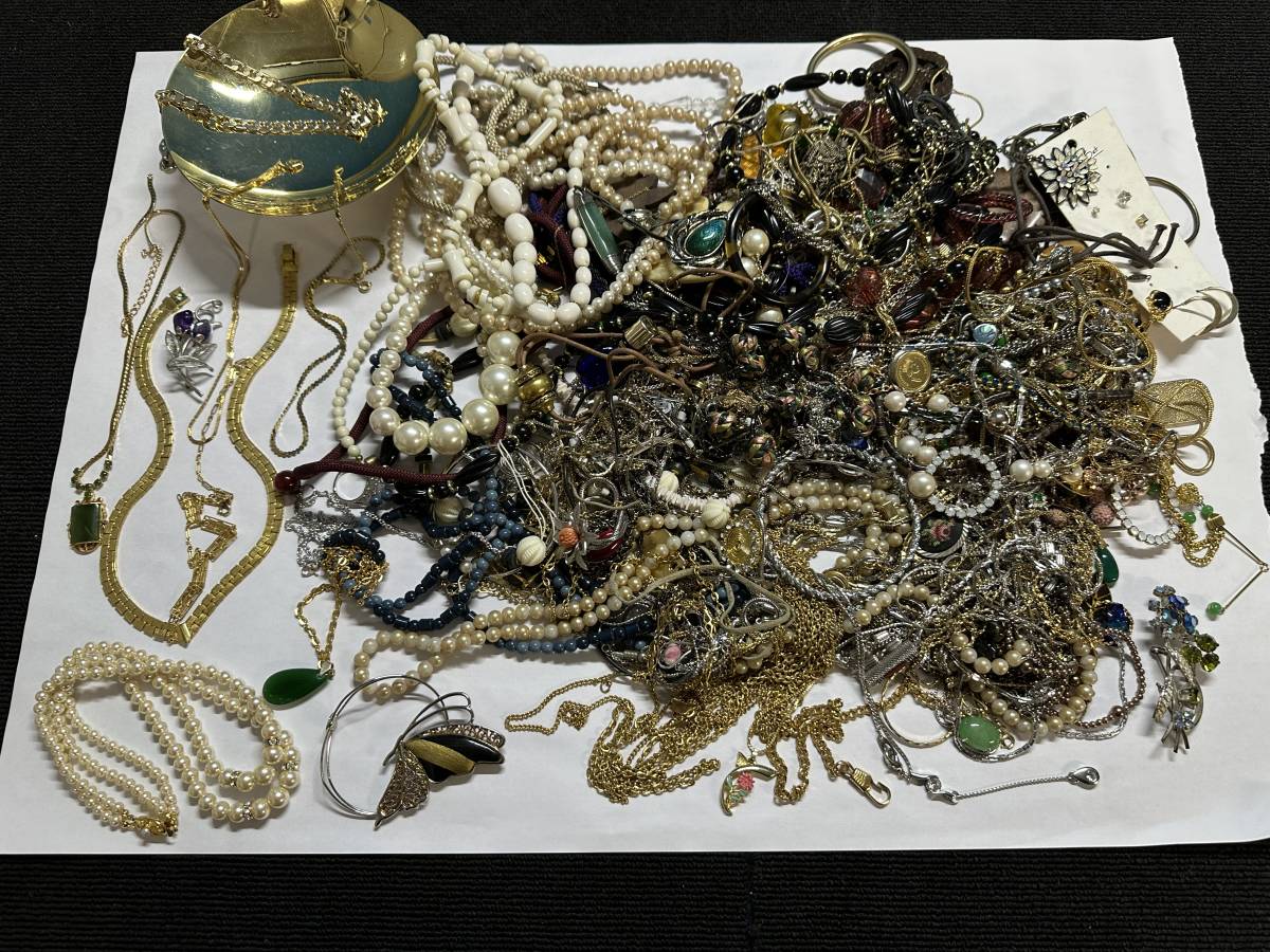 大量 アクセサリー まとめ売り ネックレス ピアス 約3kg まとめて 未