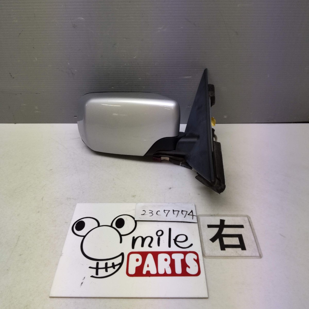 ＢＭＷ　３シリーズ　Ｅ４６　ＡＶ２５　純正　右ドアミラー　２Ｚ３－１５－４/２３Ｃ７７７４*同梱不可