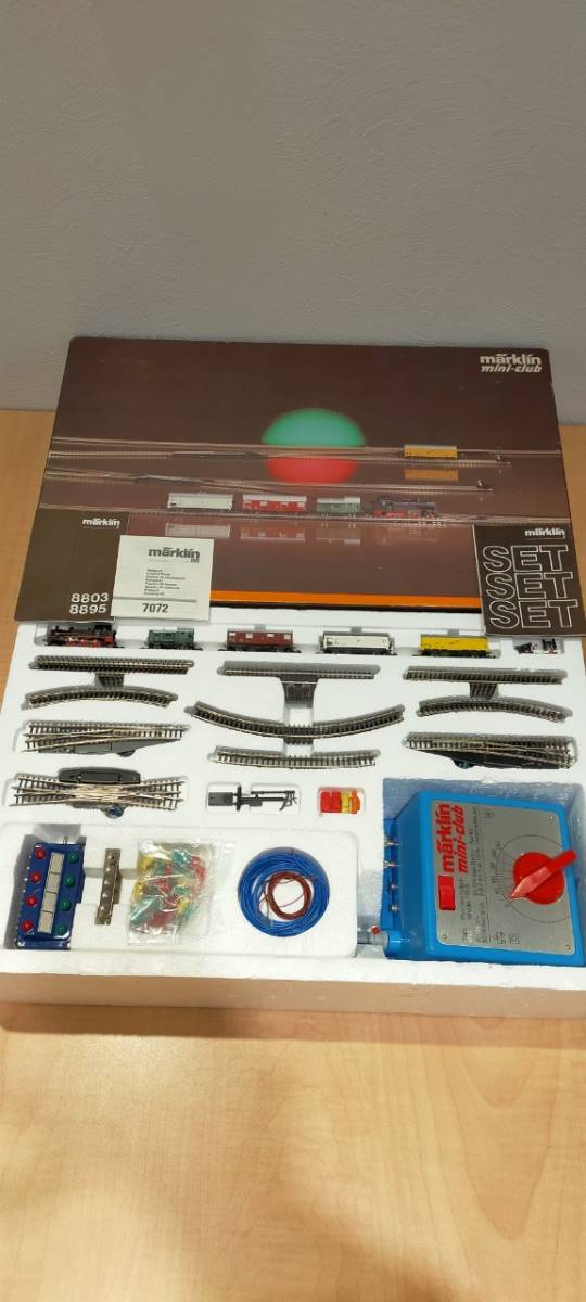 Marklin Zゲージ ミニクラブ 8159 スターターセット(蒸気機関車、貨車4台、レール、パワーパック、スイッチ) 箱有　61611