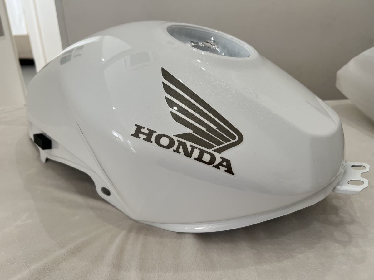 VTR250 FI パールホワイト　ガソリンタンク ホンダ VTR250 純正タンク 新品 MC33 パールホワイト 白 フューエル