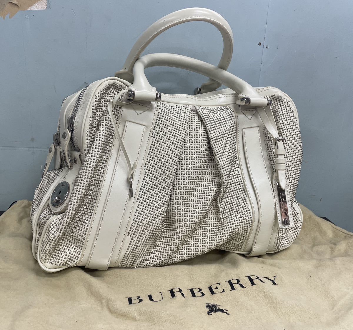 BURBERRY スタッズ付きトートバッグ 【公式通販】