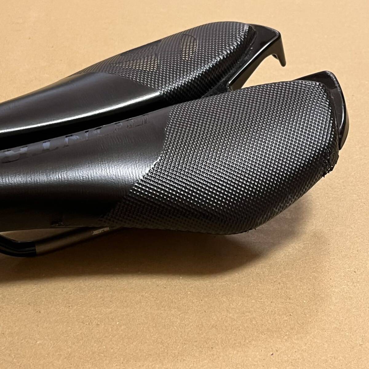 ボントレガー BONTRAGER HILO RXL サドル ロードバイク ttバイク
