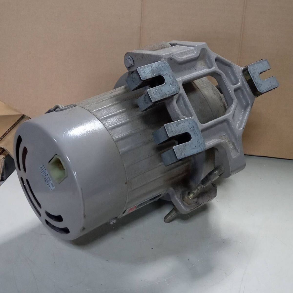ナショナルクラッチモーター 100V 200w 4POLE 100v 200w 4p ナショナル クラッチモーター(中古) 工業用ミシン
