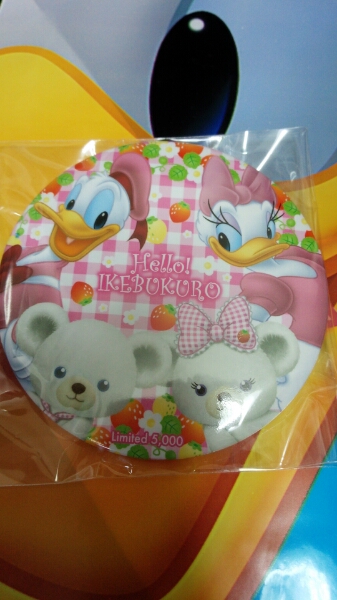 ディズニーストア 池袋店 限定 缶バッチ ドナデジ ユニベア B ディズニー 売買されたオークション情報 Yahooの商品情報をアーカイブ公開 オークファン Aucfan Com