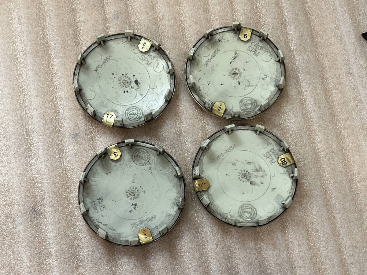 ［中古］アルファロメオ　ホイールセンターキャップ 60mm_2