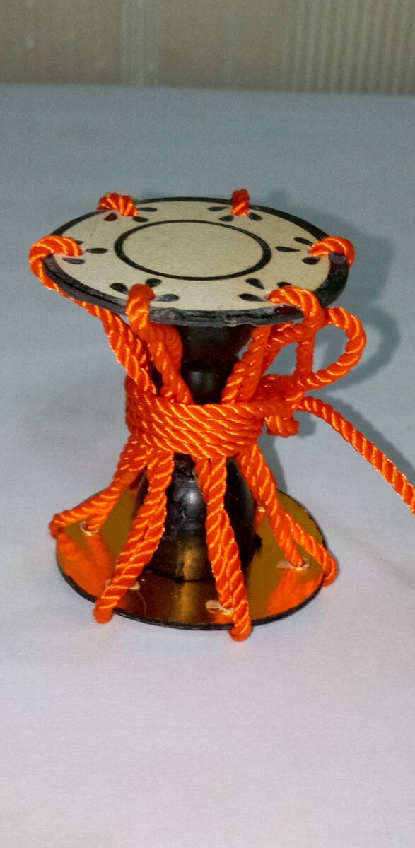 @@@ ミニ　つづみ　ミニ鼓　小鼓　和楽器　インテリア　雑貨　雅楽　能楽　アート　オブジェ　ディスプレィ　横幅3.9cm　高さ4.8cm_5