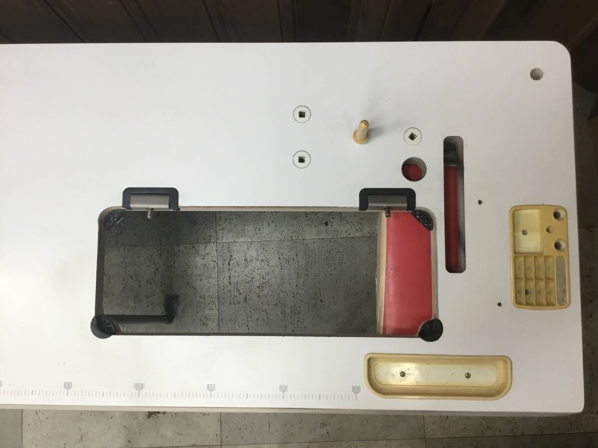 【送料無料】☆JUKI純正　工業用本縫ミシンテーブル　天板　板のみ　アーバンホワイト色☆ヒンジと枕棒付き☆【送料無料】_3