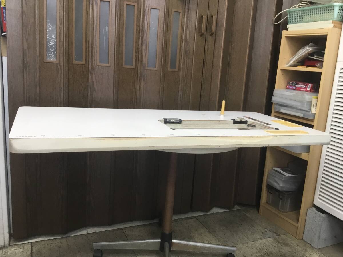 【送料無料】☆JUKI純正　工業用本縫ミシンテーブル　天板　板のみ　アーバンホワイト色☆ヒンジと枕棒付き☆【送料無料】_4