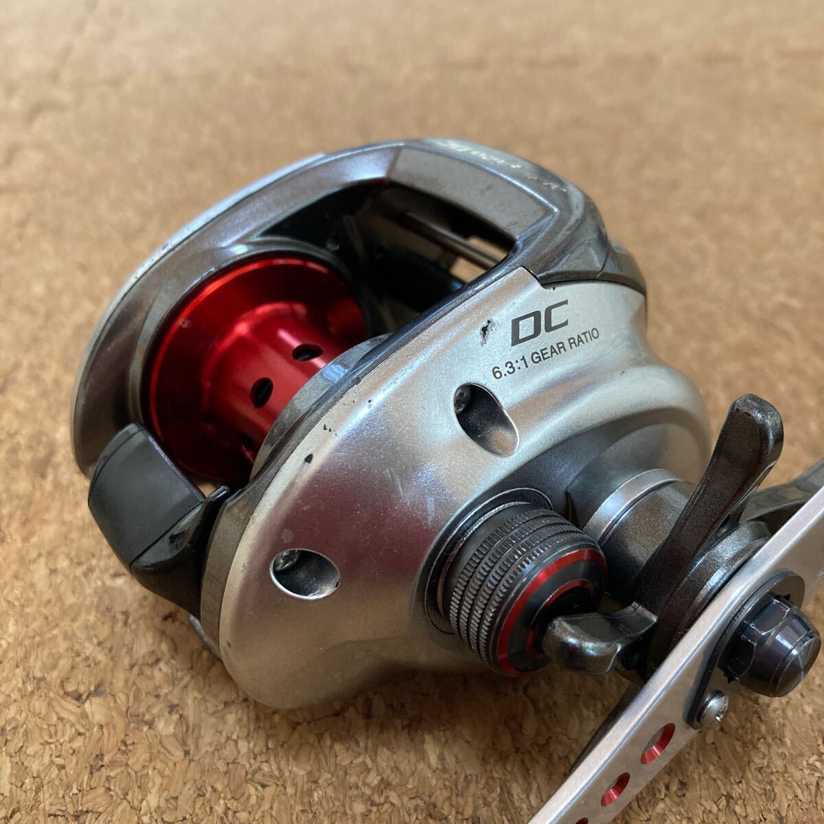 11スコーピオンDC/R ベイトリール 6.3:1GEAR 右ハンドル シマノ 11スコーピオンDC 右ハンドル No.02704 ギア比6.3 ベイトリール